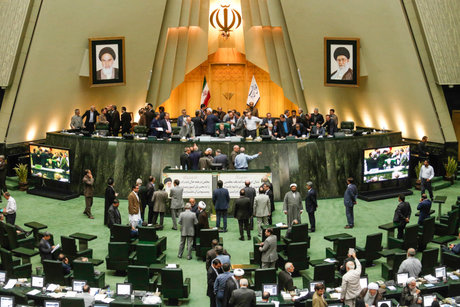 وقتی اصولگرایان در مجلس از ته سوزن تو می‌روند!